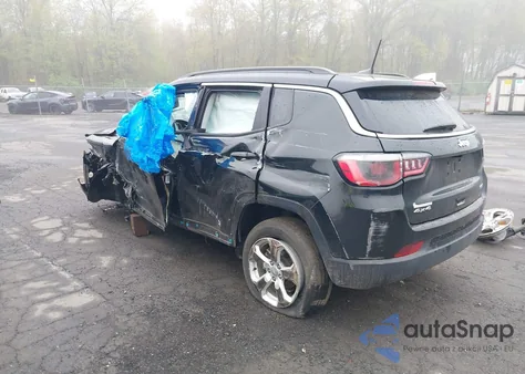 2020 Jeep Compass Latitude 4X4 z USA, uszkodzony, nr VIN 3C4NJDBB7LT100998